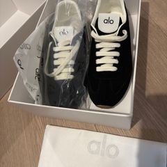Alo yoga shoes size 39