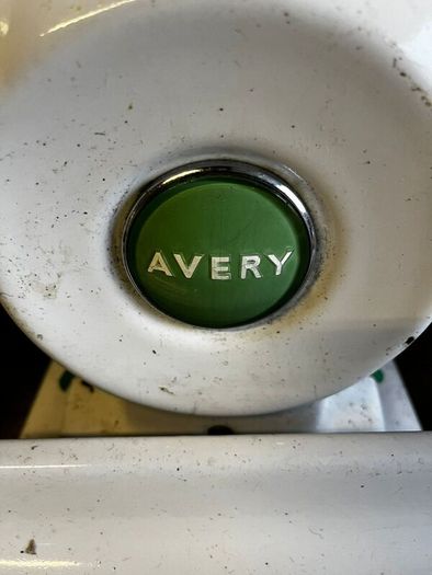 colfe Jobs: Vintage Avery Weighing Scales