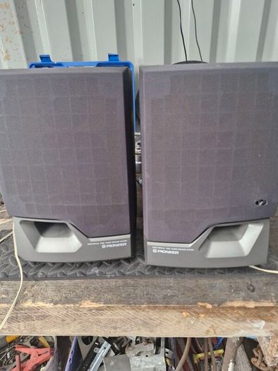 sony and pioneer hifi speakers