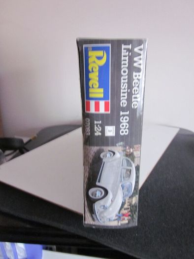 VW Beetle Limousine Revell Model Kit 07083 New