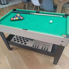 pool / fuss all table