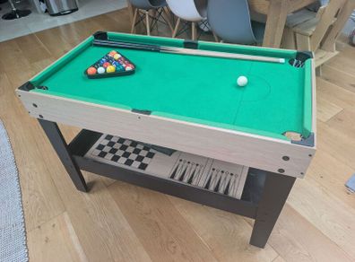 pool / fuss all table