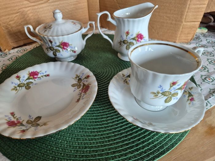 Chodziez Porcelain Tea Set