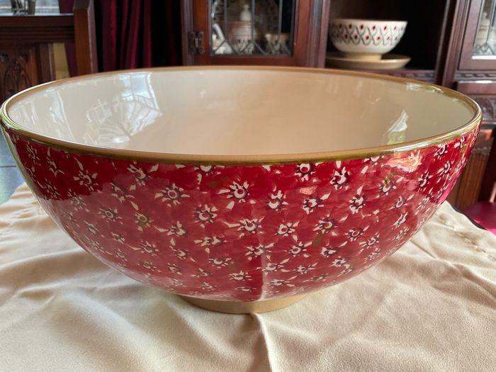 Nicholas Mosse  Red Lawn salad bowl first quality item in perfect condition
