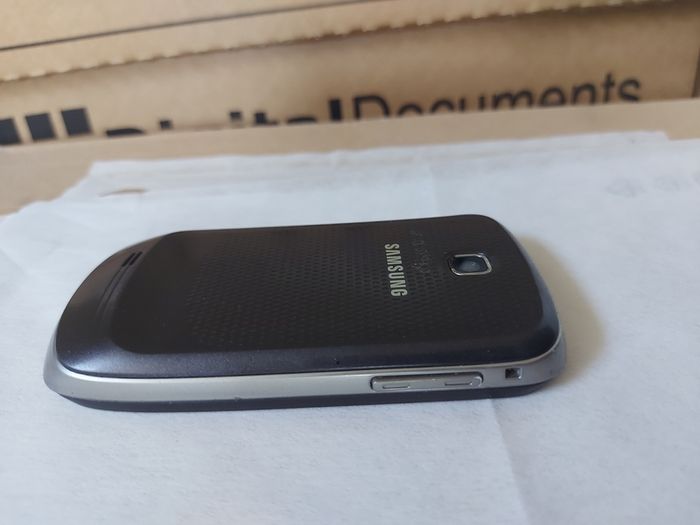 Samsung Galaxy Mini, Model No. GT-S5570, in excellent working condition