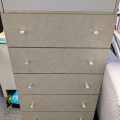 Chest of drawers with integrated mirror