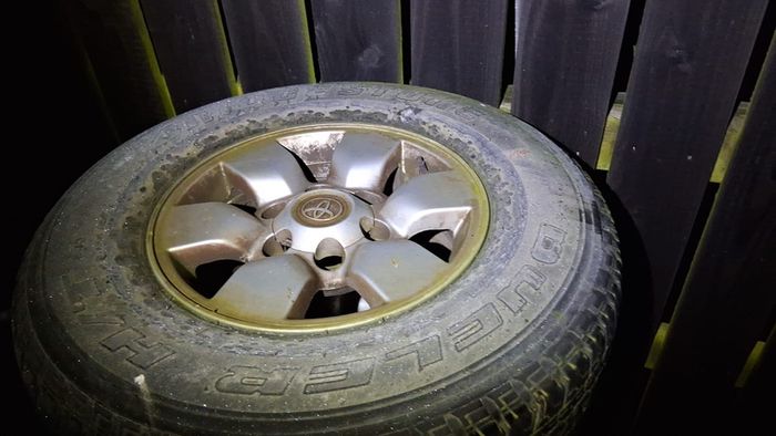 hilux rims and tyres