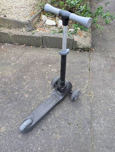 iSporter 3 Wheeler Smiths Scooter