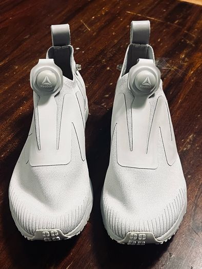 Reebok Pump. Unique White Knit SlipOn