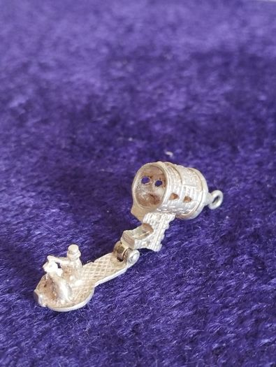 Vintage Sterling Silver Tower of London Charm Pendant.