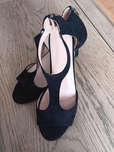 Elegant Black Peep-Toe Shoes