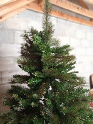 Christmas Tree - 6.5ft Slim build