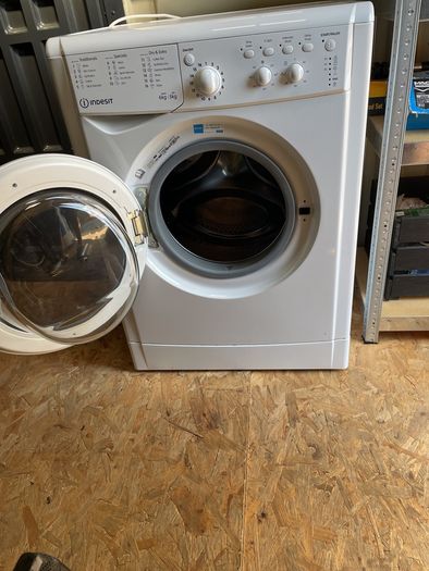 Indesit washing machine & dryer