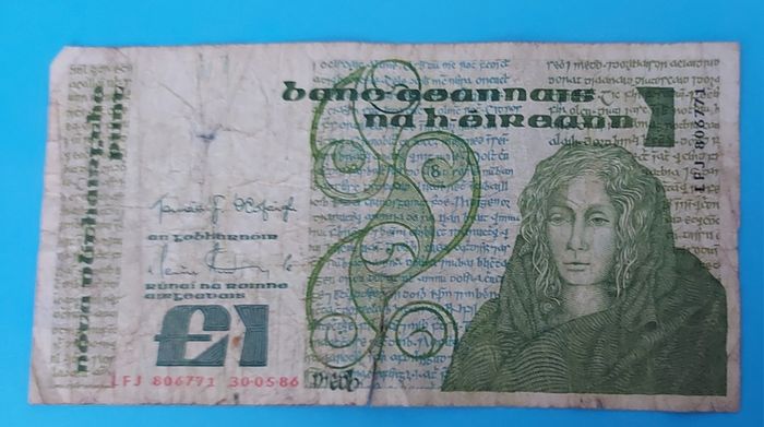 Irish 1986 "Queen Meibh" one pound in used condition