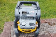 dewalt battery compressor Max 60v