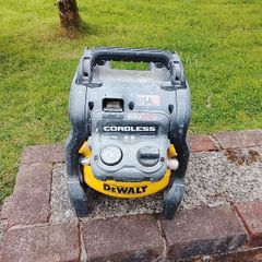 dewalt battery compressor Max 60v