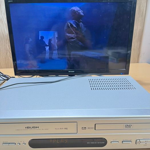 Bush DVHS4 DVD/VHS/VCR Player Recorder Combi With Remote - FAULTY