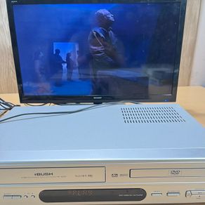 Bush DVHS4 DVD/VHS/VCR Player Recorder Combi With Remote - FAULTY