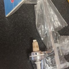 2 x vintage drinks advertising brackets and 1 optic,see pics for condition,,sold as seen,, bacardi and gibleys London gin ,price includes post to anywhere in Ireland, by tracking number