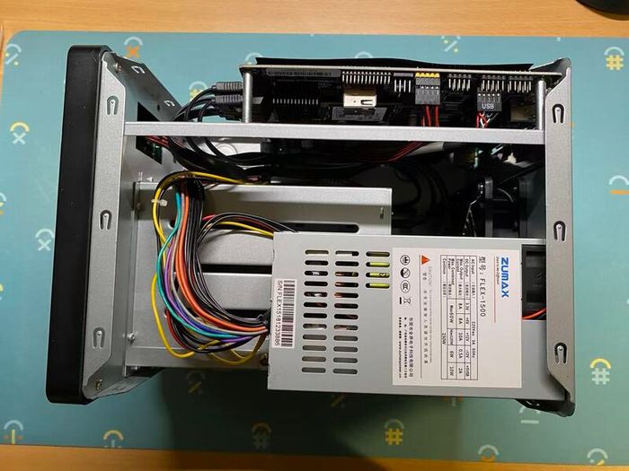 Custom/DIY 4-bay NAS