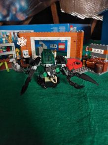 Lego Spiderman at the Sanctum Workshop 76185