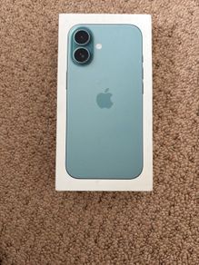 iphone 16 with quadlock case free / 128 GB