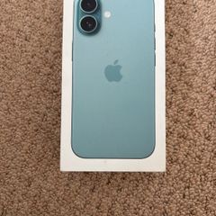 iphone 16 with quadlock case free / 128 GB