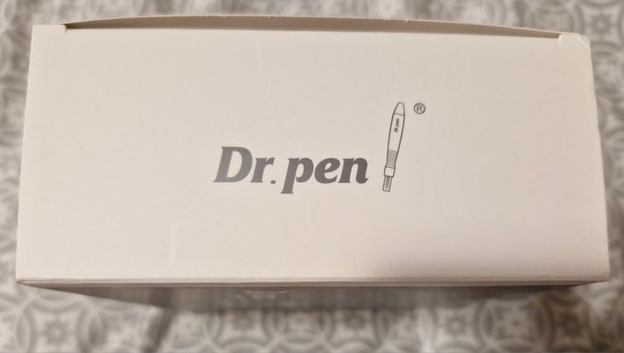 Dr Pen Ultima M8 with 5 cartridges