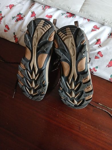 Hiking boots size 7