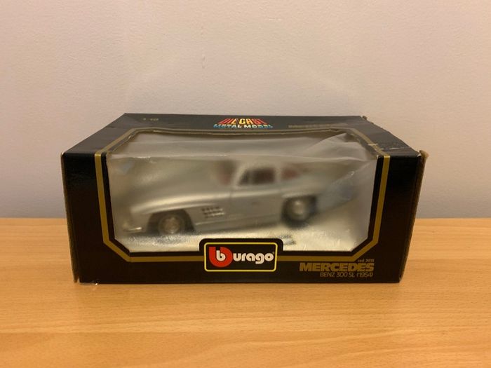 Mercedes Benz 300 SL Mille Miglia 1955 1/18 Burago Model Car