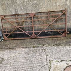 Forged 10ft railway iron gate
