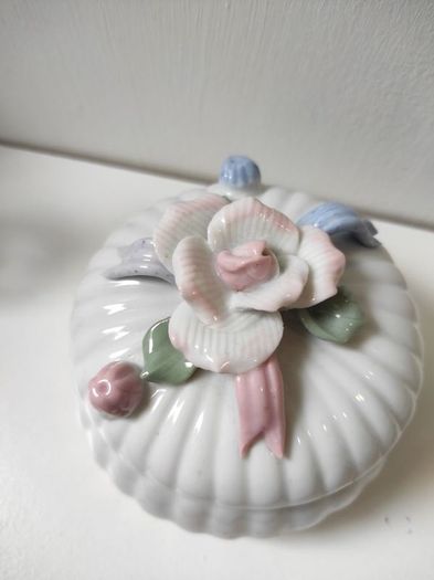 Vintage Porcelain Trinket Box
