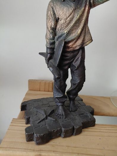 genesis figurine