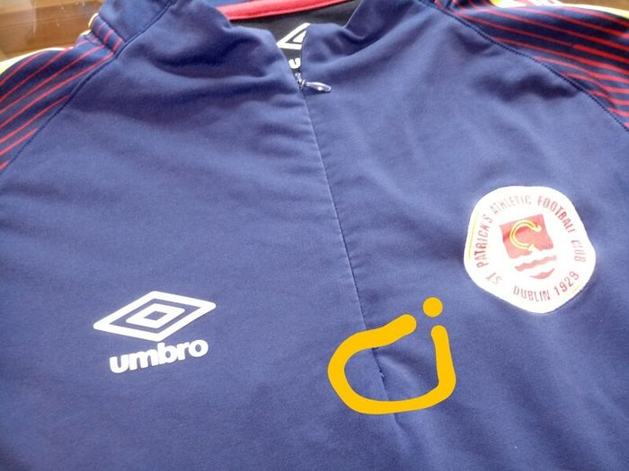 St. Patricks Athletic Umbro Training 1/3 Zip Top Size M