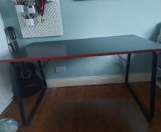 Gaming desk