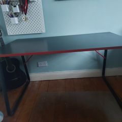 Gaming desk