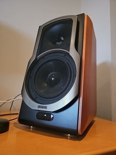 Edifier S2000 Pro powered speaker with Bluetooth