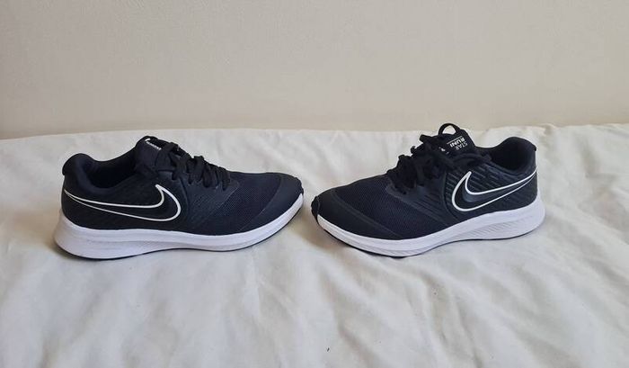 nike star runner 2.0 Size 4 eu 36.5 black/white In like new condition