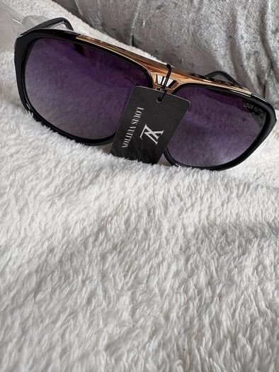sunglass