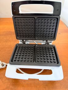 Waffle / toasted sandwich maker - never used