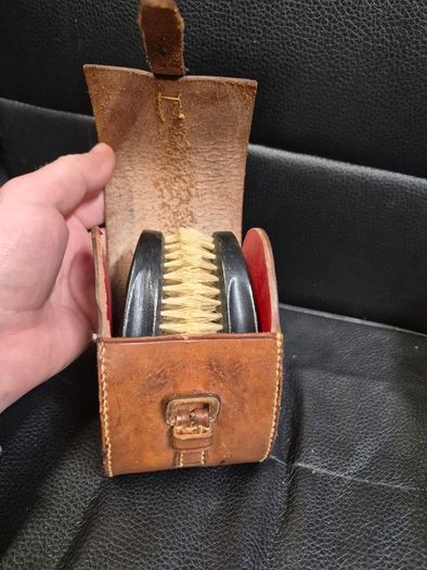 Vintage Gentlemens grooming brush set in original leather case