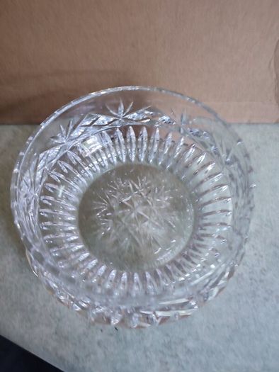 Lovely Crystal Bow No Stamp In Good Condition.
