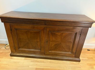 sideboard