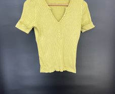 top green  t shirt
