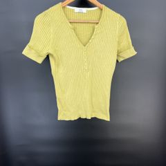 top green  t shirt