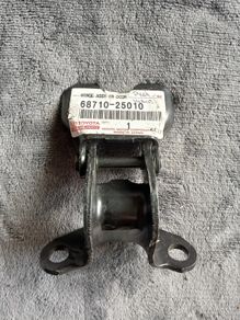Genuine Toyota Dyna 100/150 68710-25010 (hinge Assy, Front Door, Upper Rh)