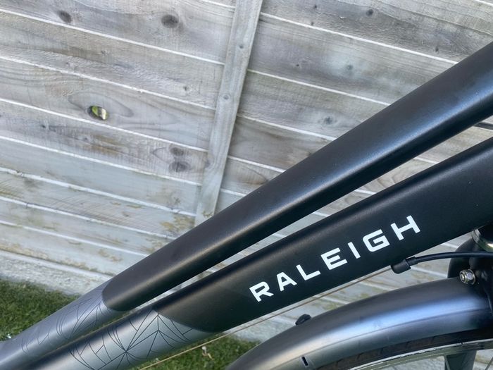 Raleigh Pioneer Tour Hyrid Bike - Women's City style