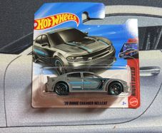 Hot wheels '20 Dodge Charger Hellcat