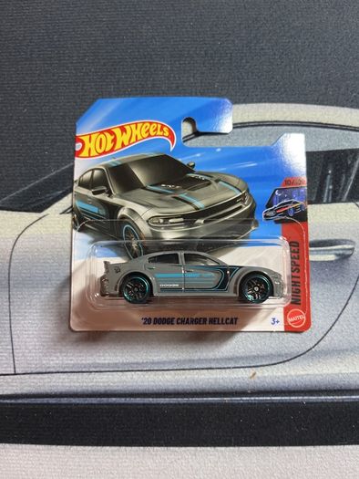 Hot wheels '20 Dodge Charger Hellcat