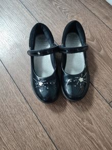Clarks girls black shoes